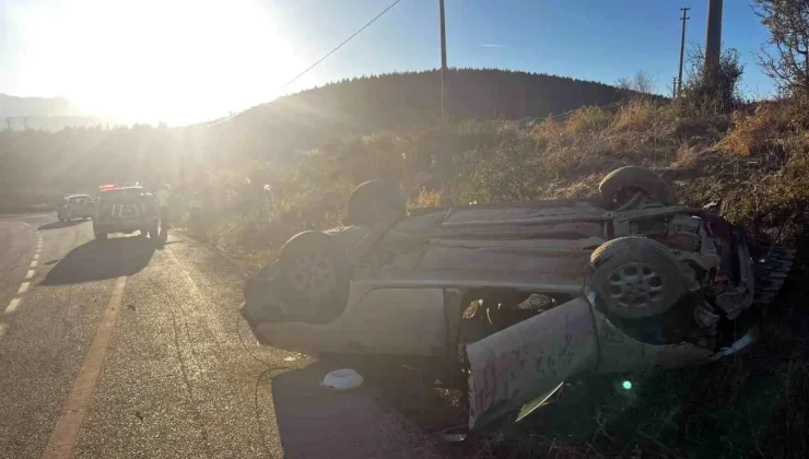 Isparta’da Otomobil Takla Attı: 3 Yaralı